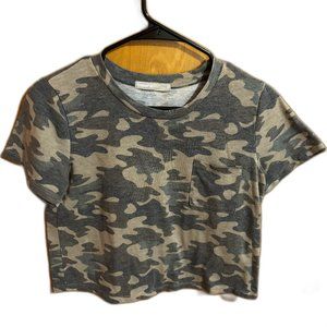 TRESICS Camo Crop Tee Size Small